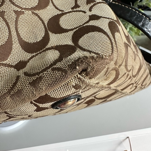 Coach Penelope Bag w/ COA - Picture 10 of 16